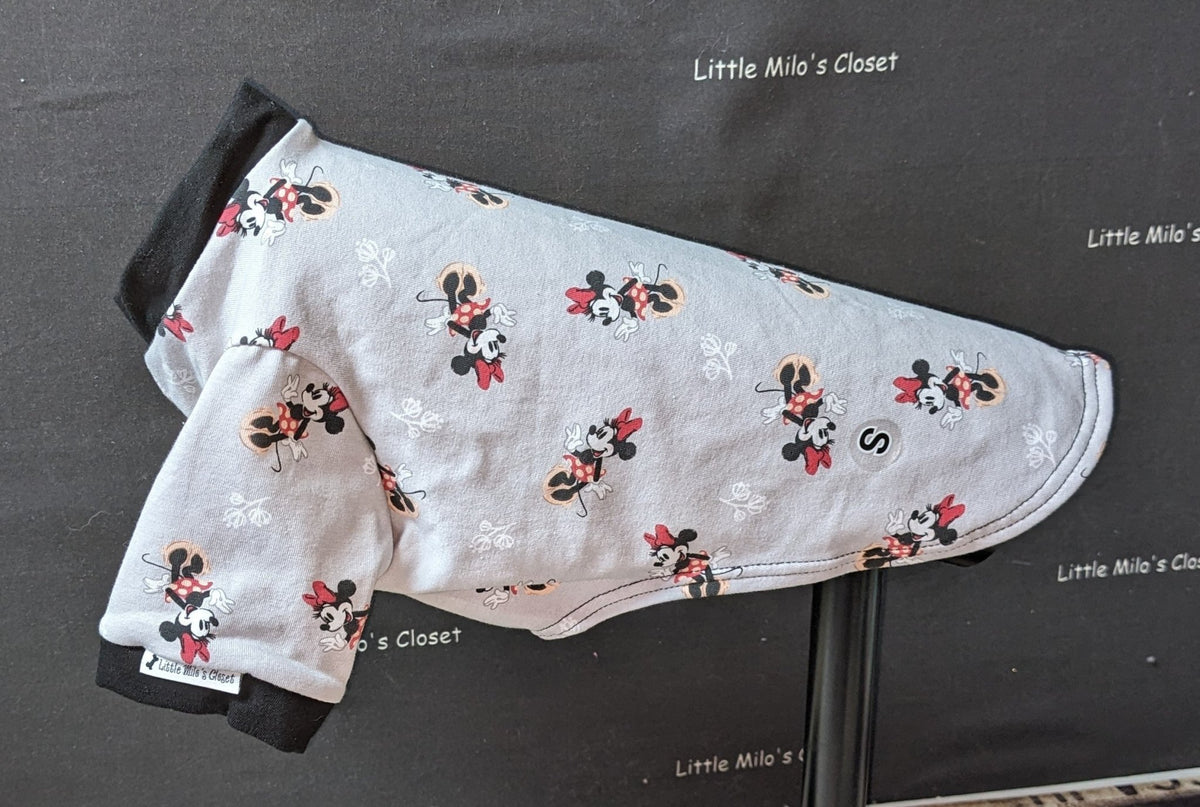 Girl Mouse short sleeve cotton jersey top, light grey with mouse print and black trim, on a dog form